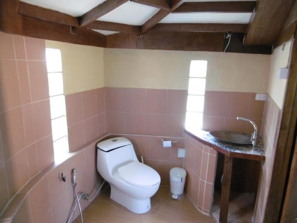 RELAX ECO Life Center - Khao lak : photo 1 de la chambre chambre lits jumeaux - vue sur lac