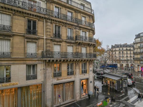 The place to be in Saint Germain des Près - Montana 2 : photo 9 de la chambre suite