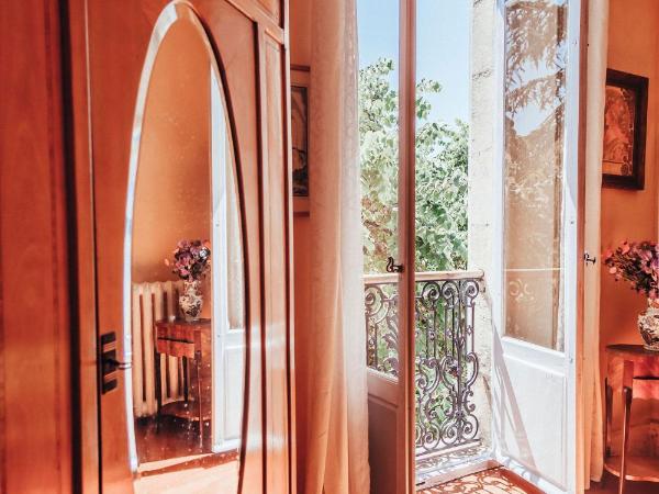B&B en Provence- Villa Saint Marc : photo 4 de la chambre chambre double - vue sur jardin