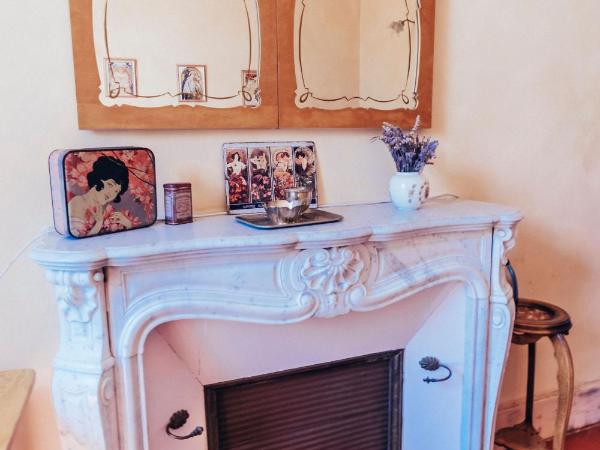 B&B en Provence- Villa Saint Marc : photo 7 de la chambre chambre double - vue sur jardin