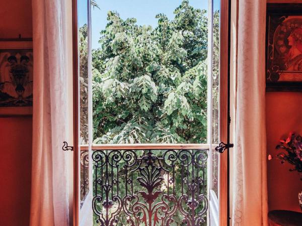 B&B en Provence- Villa Saint Marc : photo 9 de la chambre chambre double - vue sur jardin