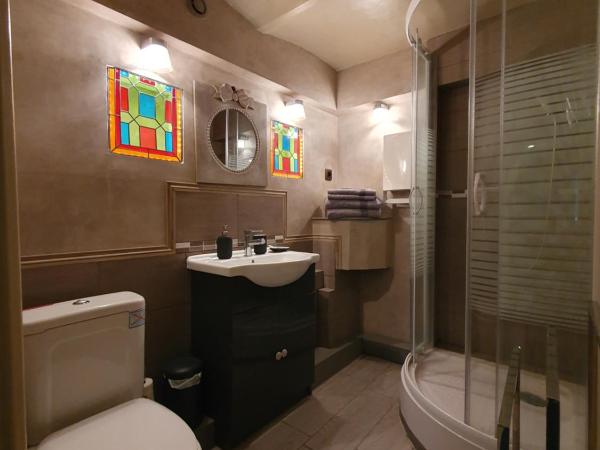 la Villa Mancelle : photo 9 de la chambre chambre triple - vue sur jardin