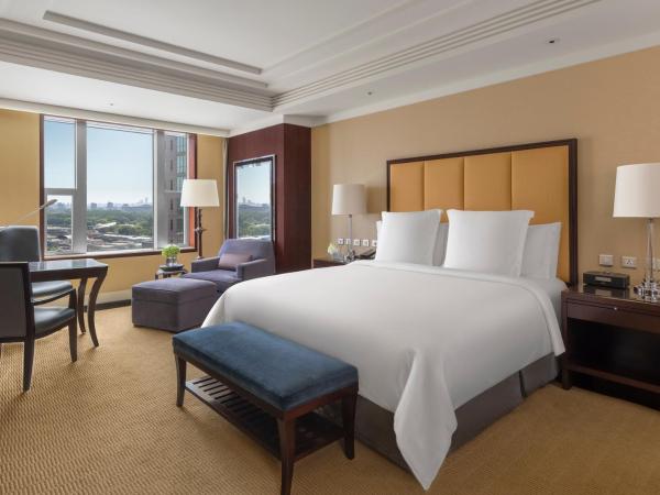 Four Seasons Hotel Beijing : photo 2 de la chambre chambre lit king-size deluxe - vue sur ville