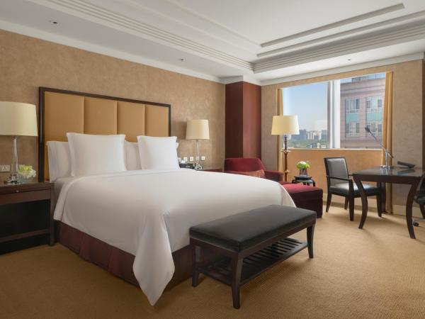 Four Seasons Hotel Beijing : photo 2 de la chambre chambre lit king-size club - vue sur ville
