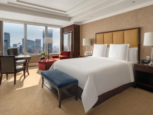Four Seasons Hotel Beijing : photo 2 de la chambre chambre lit king-size club - vue sur rivière