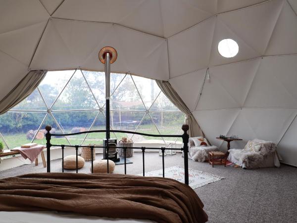 Luxury Dome with Private Wood-Fired Hot Tub : photo 5 de la chambre tente