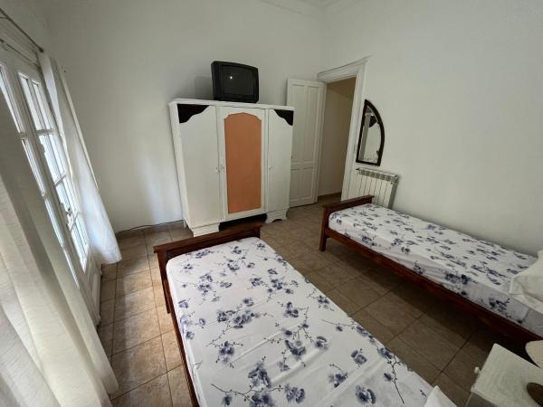 Sevilla Home Hotel : photo 2 de la chambre chambre lits jumeaux standard avec salle de bains commune