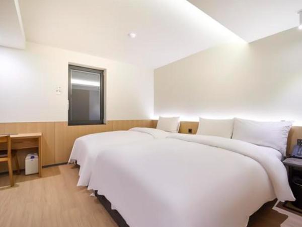 Hotel TARA : photo 5 de la chambre chambre familiale deluxe