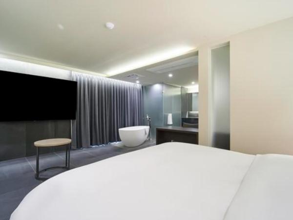 Hotel TARA : photo 9 de la chambre suite avec terrasse