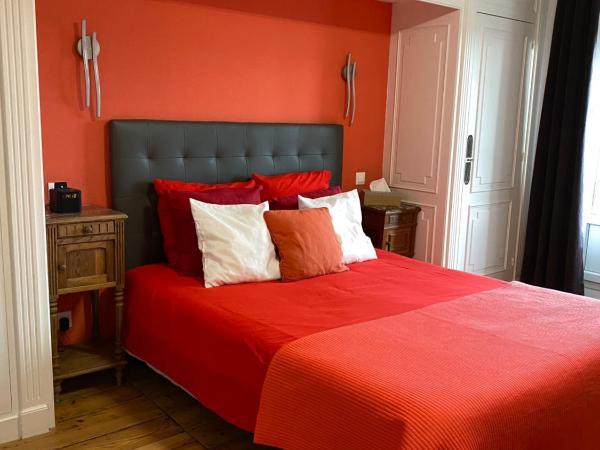 Au coin du spa : photo 8 de la chambre chambre lit king-size - vue sur jardin