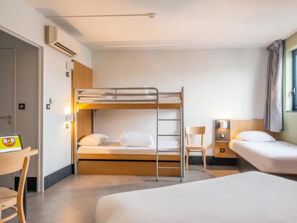 B&B HOTEL Cholet Sud : photo 4 de la chambre chambre familiale