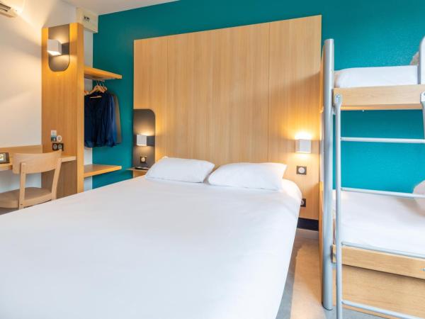 B&B HOTEL Cholet Sud : photo 4 de la chambre chambre quadruple