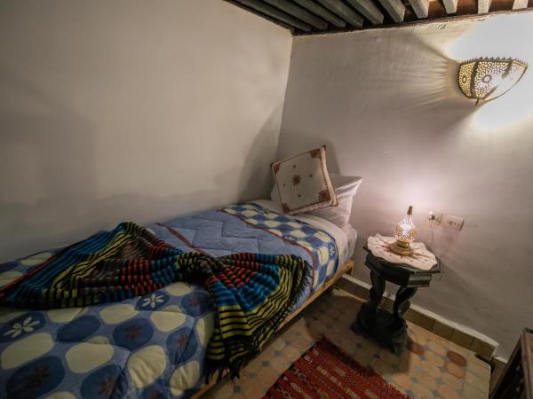 Riad Dar Hidaya Fes : photo 4 de la chambre chambre triple avec salle de bains