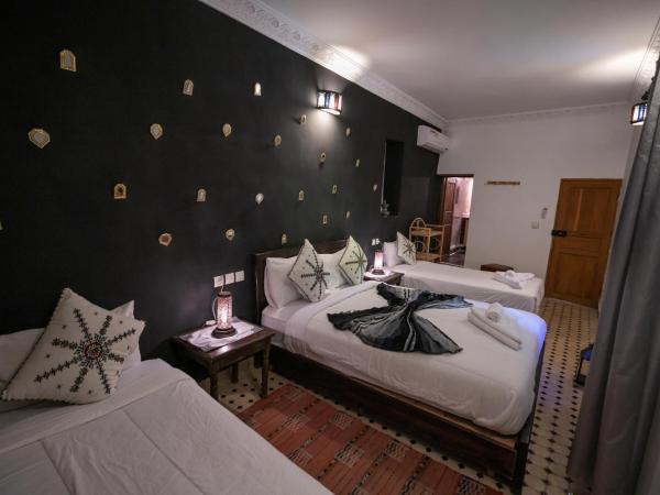 Riad Dar Hidaya Fes : photo 1 de la chambre chambre quadruple confort