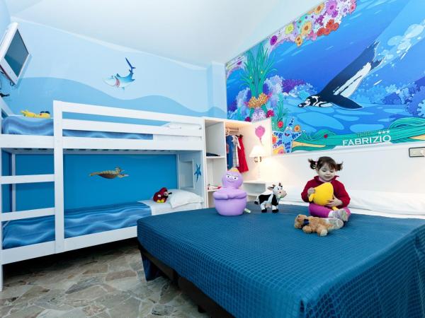 Hotel Fabrizio : photo 1 de la chambre chambre quadruple (2 adultes + 2 enfants)