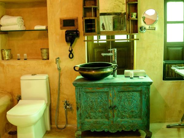 Amritara Manak Haveli, Jodhpur : photo 4 de la chambre maharaja suite with terrace access - free morning and evening rooftop live music on weekends and evening tea - coffee with cookies