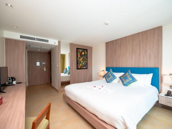 Centara Pattaya Hotel : photo 1 de la chambre hébergement lit king-size deluxe
