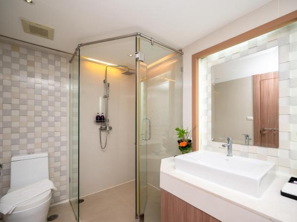 Centara Pattaya Hotel : photo 6 de la chambre hébergement lit king-size deluxe