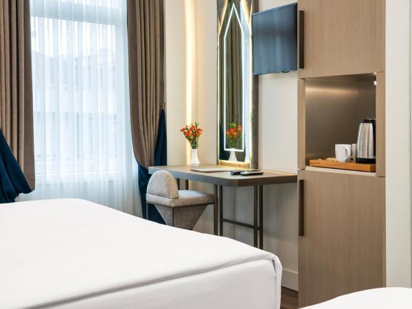Adamar Hotel-Special Category : photo 8 de la chambre chambre triple