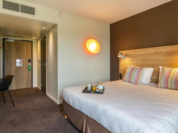 Campanile Laval Nord : photo 3 de la chambre chambre double