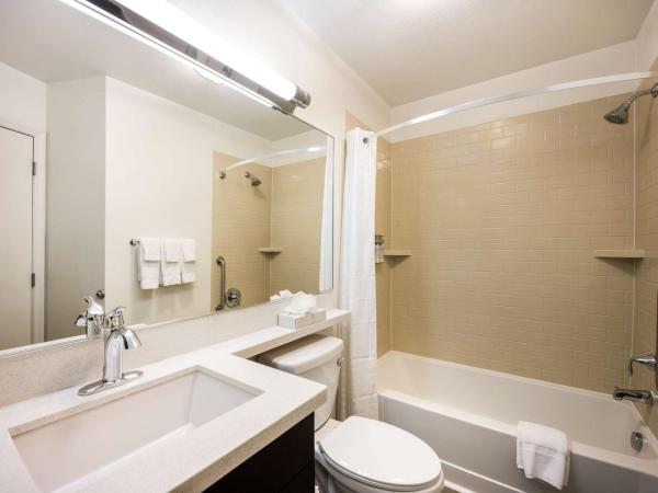 Sonesta Simply Suites Phoenix Glendale : photo 1 de la chambre suite studio lit queen-size avec baignoire - accessible aux personnes à mobilité réduite