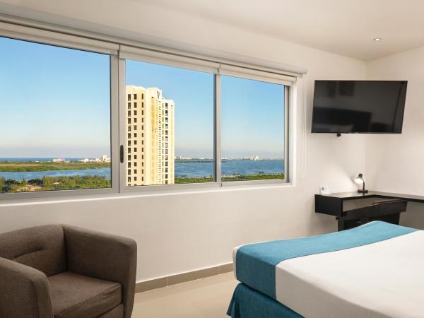 Suites Malecon Cancun : photo 1 de la chambre chambre standard