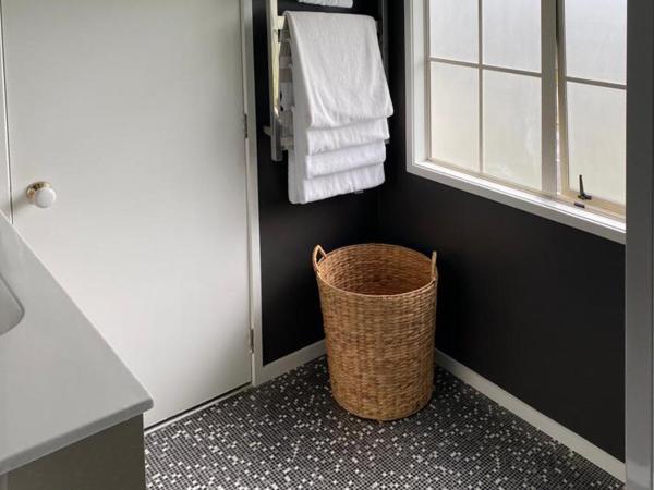 Silver Fern Rotorua Suites & Spa : photo 8 de la chambre suite familiale avec balcon