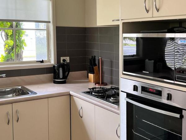 Silver Fern Rotorua Suites & Spa : photo 3 de la chambre suite familiale avec balcon