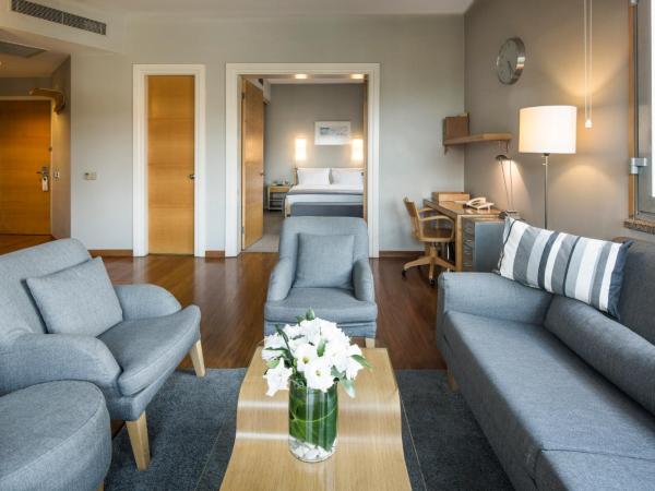 Taxim Suites Residences Istanbul : photo 9 de la chambre suite avenue - vue sur parc gezi