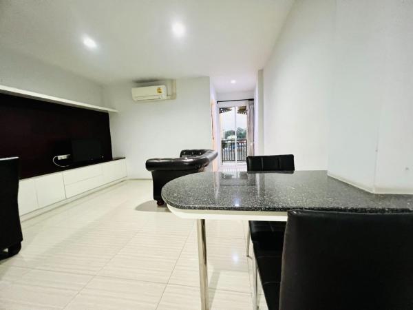 INN Kham Apartment : photo 9 de la chambre appartement avec balcon