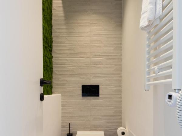 LUX&EASY Athens Metro Suites : photo 7 de la chambre suite maisonnette 1 chambre avec jacuzzi