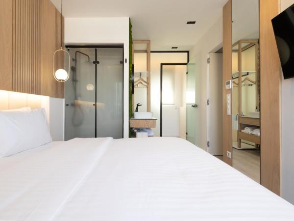 LUX&EASY Athens Metro Suites : photo 2 de la chambre suite maisonnette 1 chambre avec jacuzzi