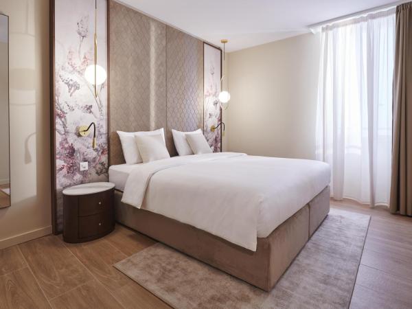 Vista Lakefront Boutique Hotel : photo 5 de la chambre chambre lit king-size premium avec balcon - vue sur lac