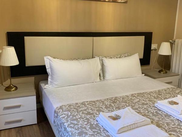 Domus La Foce Hotel Self check in : photo 7 de la chambre chambre double ou lits jumeaux avec salle de bains privative