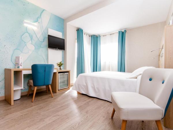 Hotel Castilla Alicante : photo 2 de la chambre chambre double de luxe avec terrasse