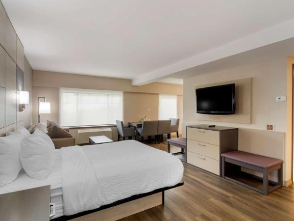 Best Western Premier Aberdeen Kamloops : photo 2 de la chambre king room with sofa-bed and mountain view - non-smoking