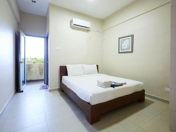 Mawar Villa, Batu Hitam : photo 1 de la chambre chambre double deluxe avec balcon