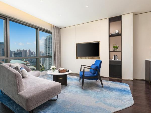 HUALUXE Shanghai Changfeng Park, an IHG Hotel : photo 4 de la chambre one-bedroom suite with living area on mid floor - non-smoking