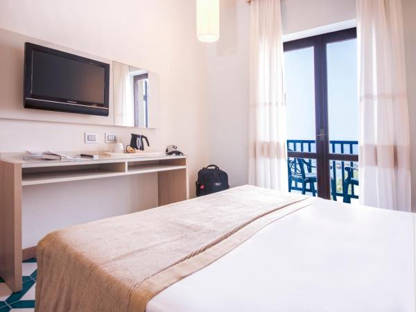 Hotel Calabona : photo 8 de la chambre chambre double supérieure - vue sur mer