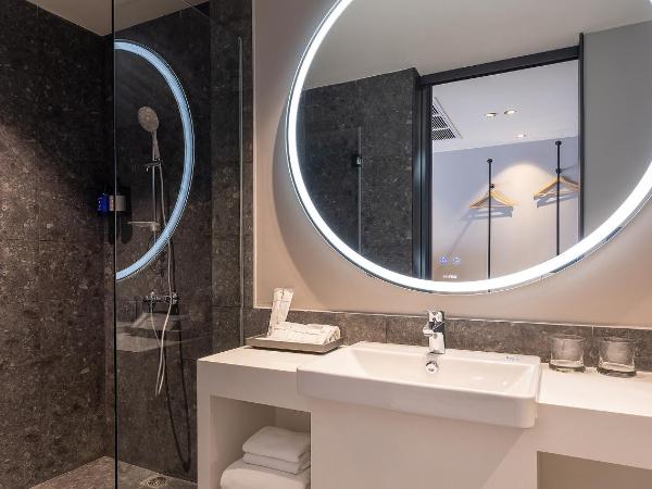 Travelodge Nimman : photo 5 de la chambre suite junior avec balcon