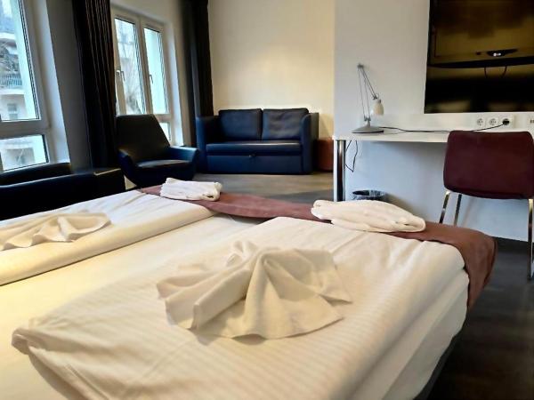 ALFA Hotel : photo 5 de la chambre superior doppelzimmer- straßenseite