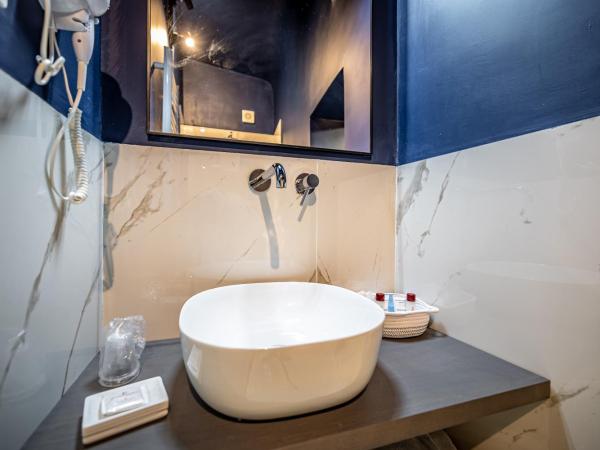 Hotel La Scaletta al Ponte Vecchio : photo 6 de la chambre chambre double ou lits jumeaux supérieure - vue sur jardin