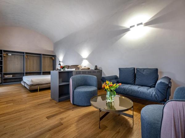 Hotel La Scaletta al Ponte Vecchio : photo 9 de la chambre chambre double ou lits jumeaux supérieure - vue sur jardin