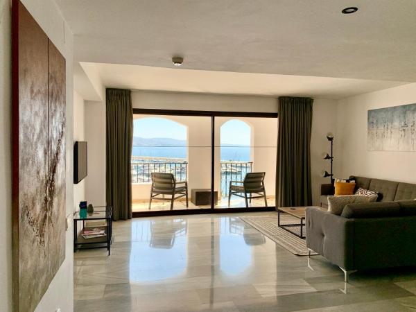 Benabola Hotel & Suites : photo 1 de la chambre appartement 2 chambres - vue sur puerto banus (4 adultes)