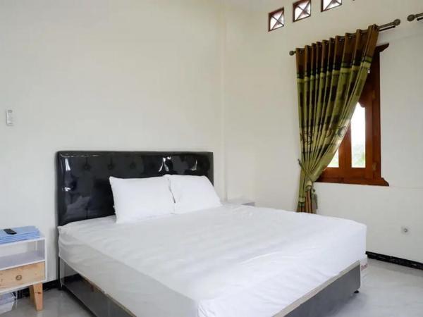 Griya Mataram Kotagede Mitra RedDoorz : photo 4 de la chambre chambre double deluxe