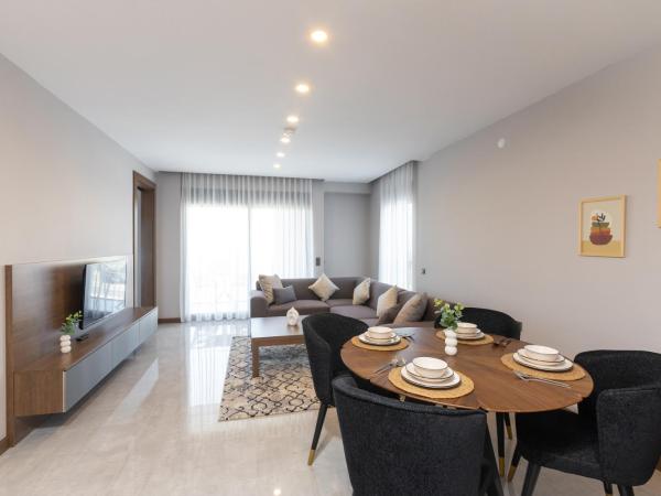 BİSUİTES : photo 1 de la chambre chambre quadruple - vue sur montagnes