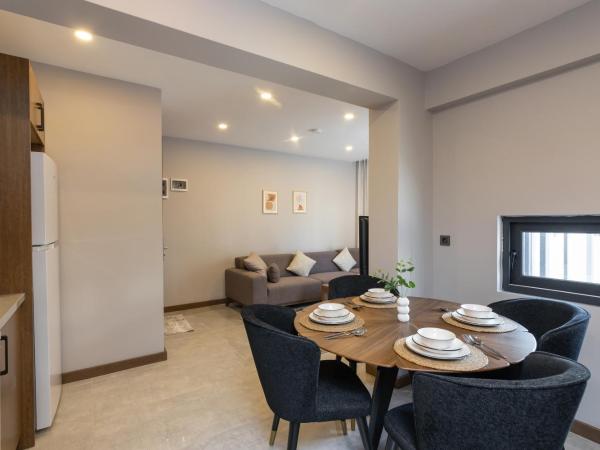 BİSUİTES : photo 4 de la chambre chambre double ou lits jumeaux avec terrasse