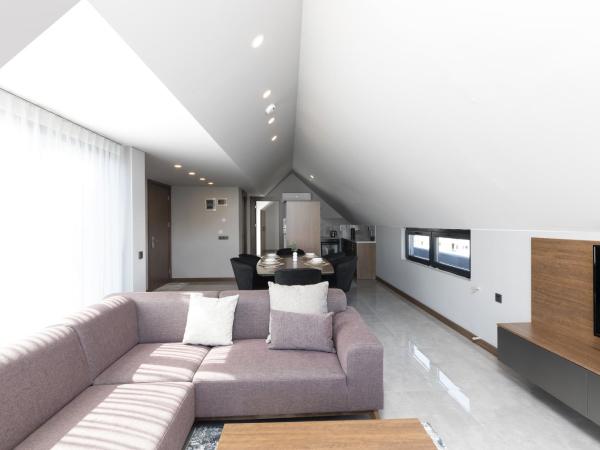 BİSUİTES : photo 5 de la chambre chambre double ou lits jumeaux supérieure - vue sur montagnes