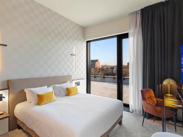 Mercure Namur Hotel : photo 6 de la chambre chambre lit king-size privilège - accès à la terrasse - vue sur fleuve