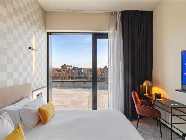 Mercure Namur Hotel : photo 7 de la chambre chambre lit king-size privilège - accès à la terrasse - vue sur fleuve
